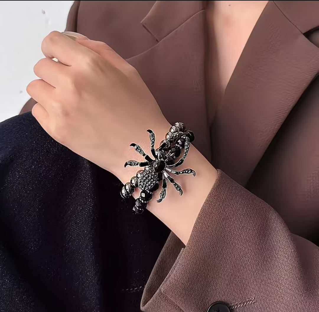 bracelet A special spider design with a sophisticated feel